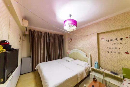 西安十字华豪丽晶苏女士民宿