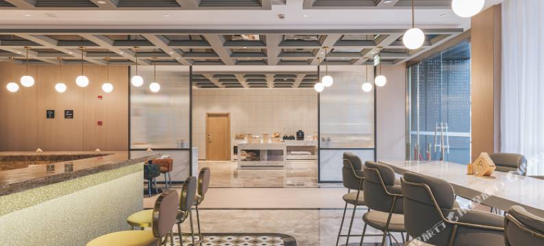 上海北外滩长阳路亚朵酒店图片