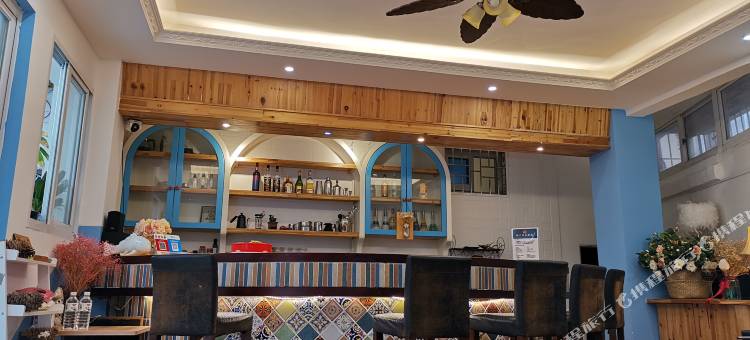 厦门榕树下咖啡(黄厝海滩会展中心店)图片