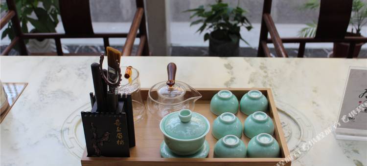 仟那绿城酒店(郑州南五里堡地铁站紫荆山路店)图片