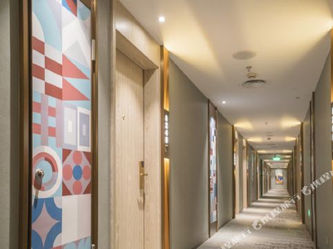 柏曼酒店(济南舜和泉城广场店)