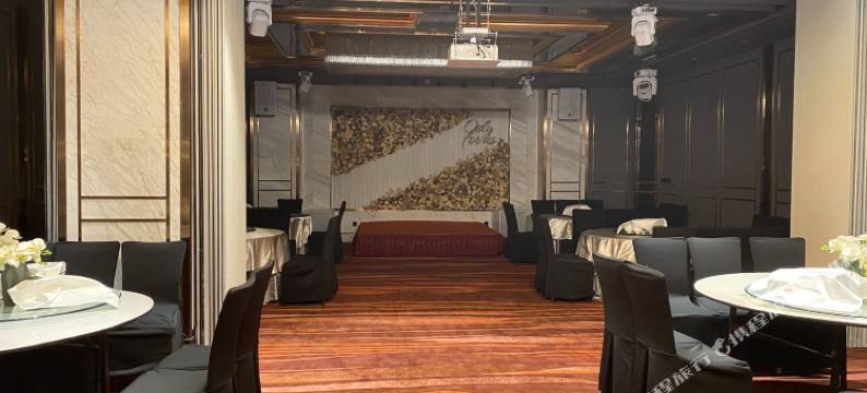 丽顿华居酒店(武汉汉口江滩解放公园路店)图片