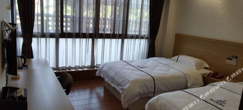 水富春天里酒店图片