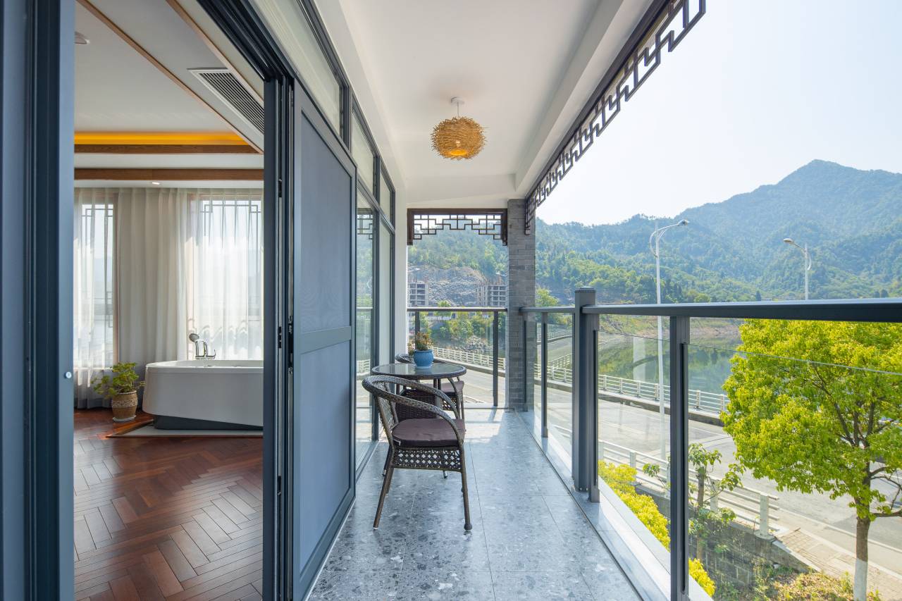 花筑·常清居 | Lake Fantasy 亲子度假·冲浪泳池美墅(千岛湖店)图片