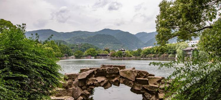 如家华驿酒店(临海银泰城崇和门店)图片