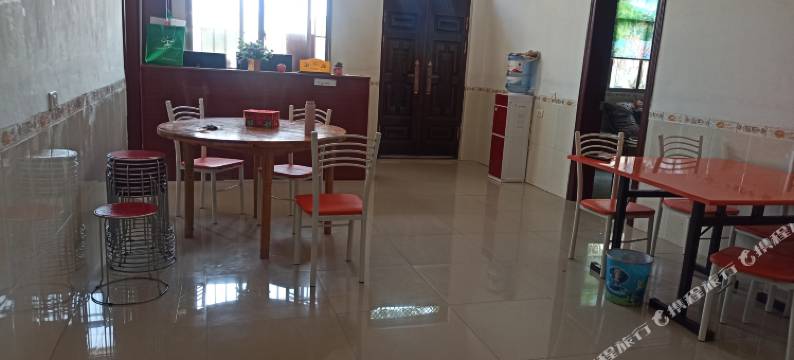 盘州坪地露娟客栈图片