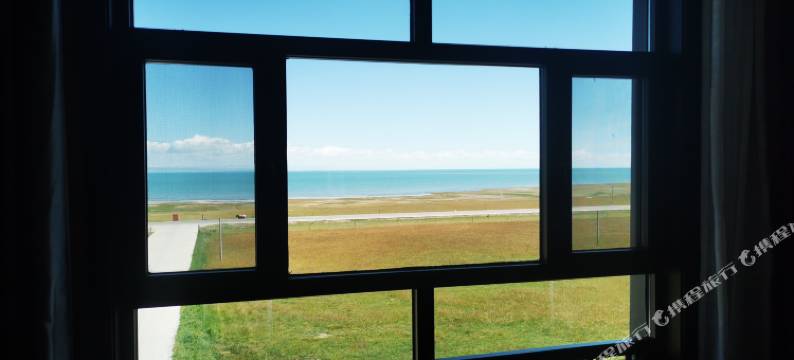 青海湖大美草原生态旅游度假牧场图片