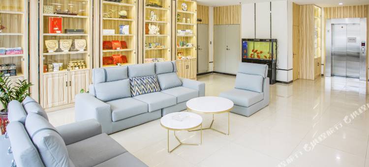 怡莱酒店(盖州火车站兴隆大家庭店)图片