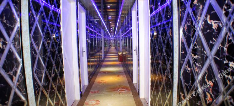 艾九精品酒店(上海洲海路地铁站店)图片