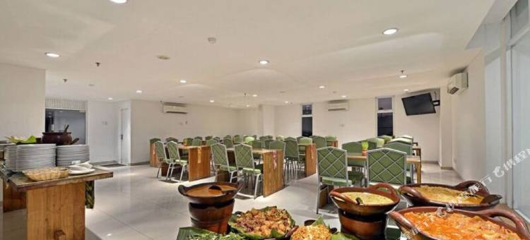 威兹佩姆达三宝拢酒店(Whiz Hotel Pemuda Semarang)图片