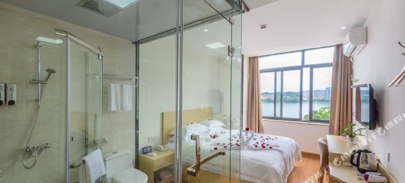 常春藤湖景酒店 (千岛湖景区广场银泰城店)图片