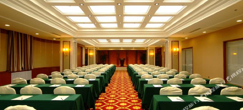 环球大酒店(长春伪满皇宫新天地购物公园店)图片