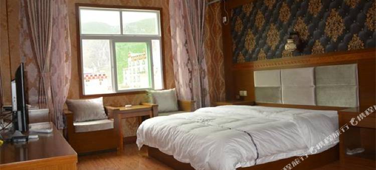 乡城菩提缘酒店图片