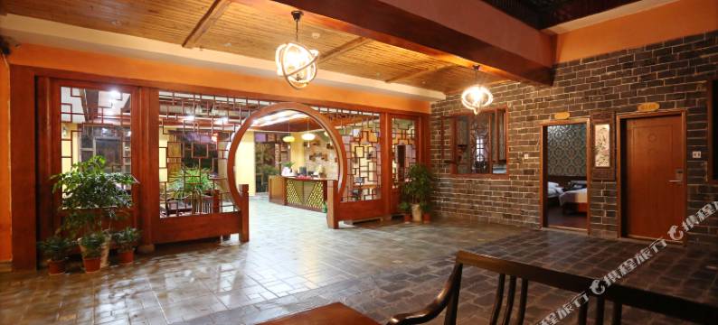 张家界溪布街陆号客栈图片