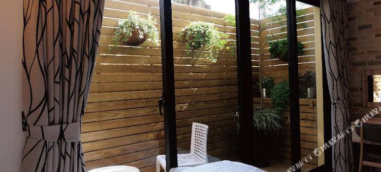 小琉球憨人宅旅店图片