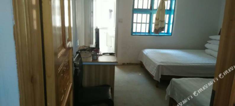 平江纯溪迎客松山庄图片