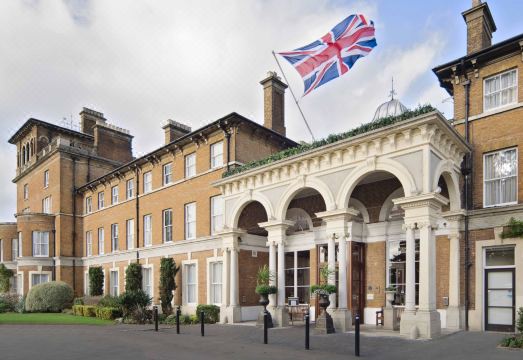 Oatlands Park HotelHotel Overview