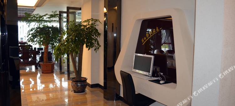 云之尚酒店(瑞丽翡翠园弄莫湖公园店)图片