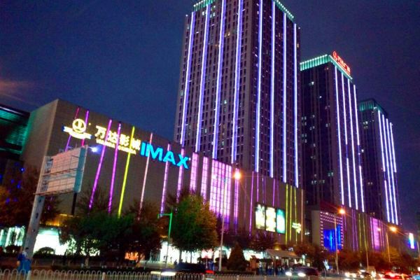 选择房间开业:2015银川金凤万达芒果主题公寓酒店位于银川核心商圈