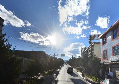 Shangri-La Achenxiang Xiaozhu Inn (Dukezong Ancient City Branch) Hotel Overview