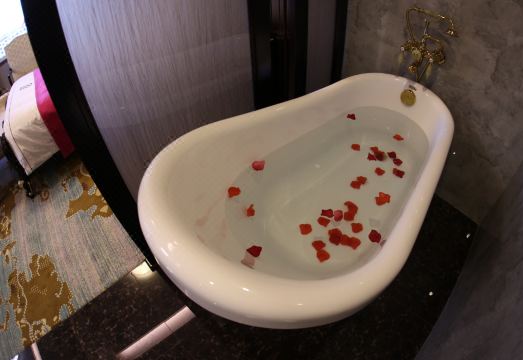 Aisiting Hotel Hotel Overview