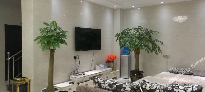 澄江禄充水边小筑图片