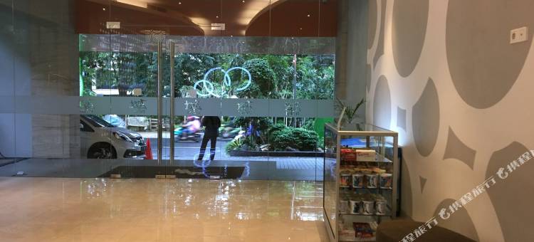 瑞士贝尔国际酒店旗下的泽斯特杰穆尔萨里酒店(Zest Jemursari by Swiss-Belhotel International)图片