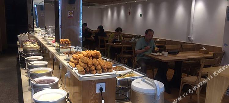 泊宁创想酒店(宁波罗蒙环球城店)图片