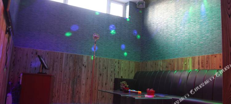 坝上云里客栈图片