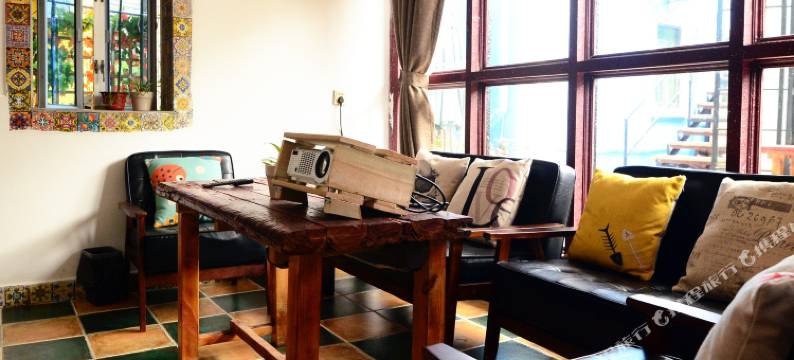 深圳三层楼民宿图片