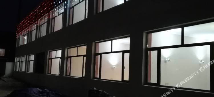 安多平安酒店图片