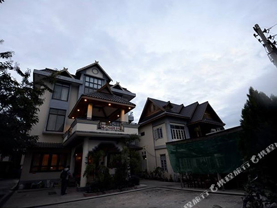 查尔斯先生旅馆