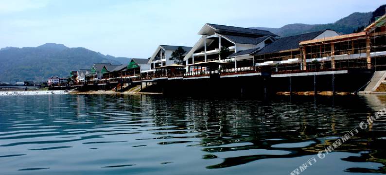 张家界溪布街陆号客栈图片