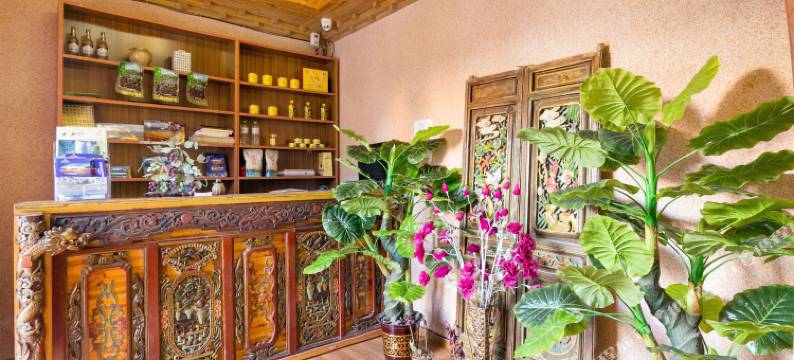 香格里拉望宇楼·玫瑰别院客栈(独克宗古城大佛寺转经筒店)图片