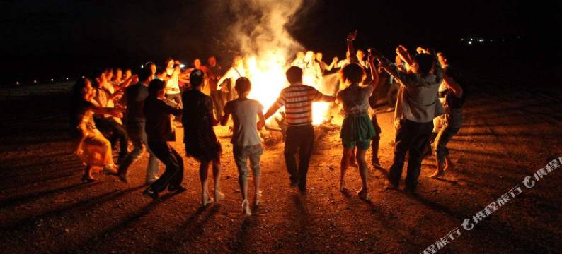 敦煌鸣沙大漠露营基地图片