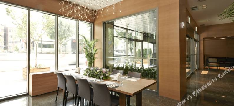 梅普雷斯酒店(Mayplace Hotel)图片