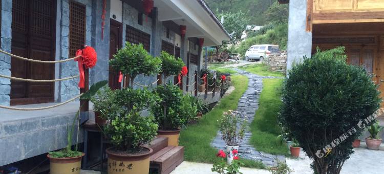 虎跳峡山美客栈(虎跳峡景区店)图片