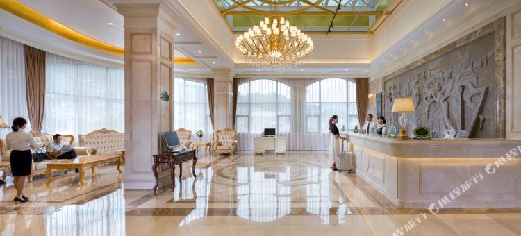 普安保罗贵族国际酒店图片