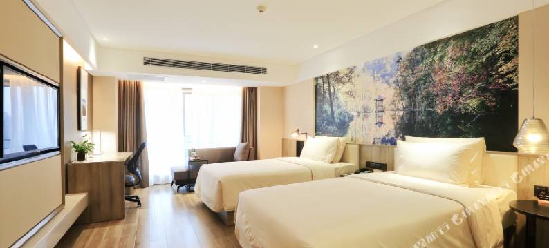 西安三桥万象城亚朵酒店图片