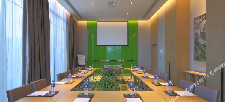 南昌融创美居酒店(九龙湖南地铁站融创乐园店)图片