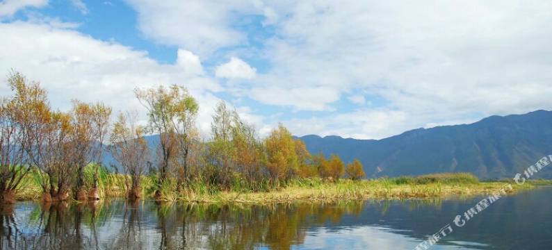 鹤庆光辉假日酒店图片