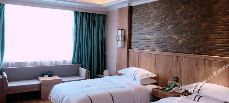 凤庆华源花园酒店(凤庆客运站店)图片