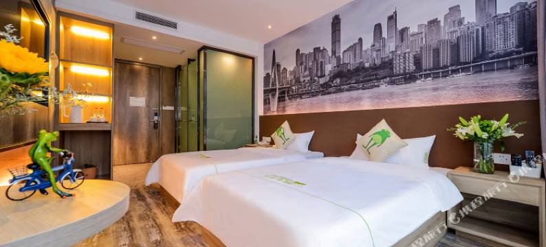 何夜青旅酒店(重庆解放碑步行街店)图片