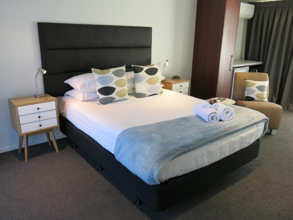 Merivale Apartments Over view