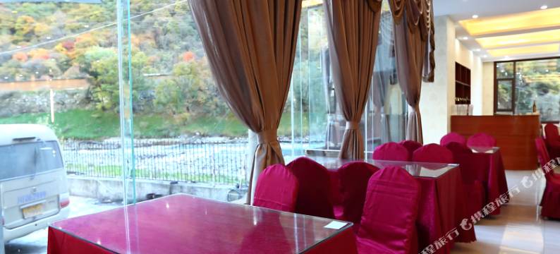 理县盘羊湖酒店(毕棚沟景区店)图片