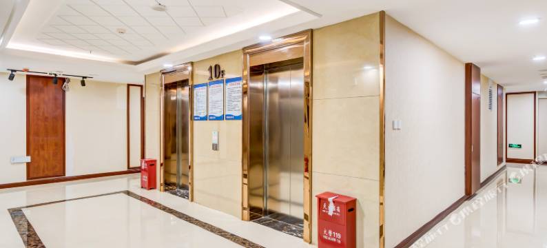 悦冠影音公寓(哈尔滨哈西高铁站万达广场店)图片