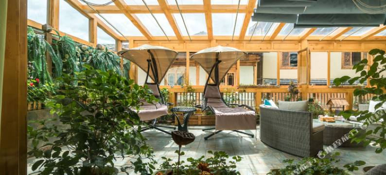 香格里拉横竖撇捺WOODEN HOTEL客栈(独克宗古城店)图片