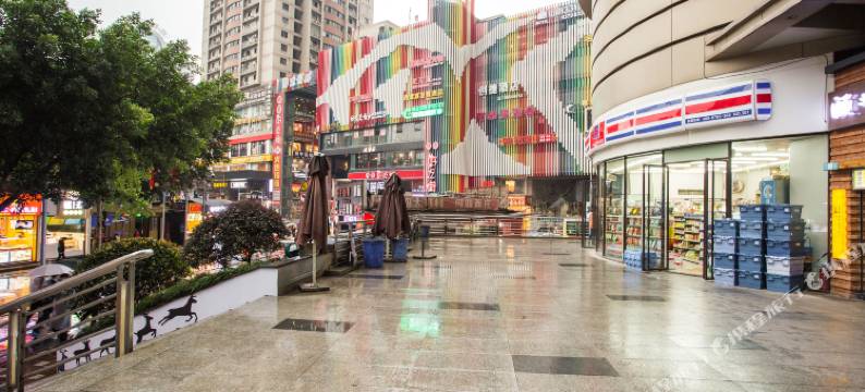 优美酒店式公寓(重庆解放碑好吃街店)图片