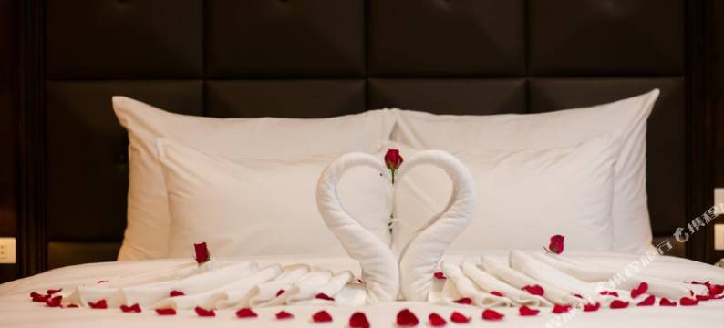 蒙彻利船屋(Mon Cheri Cruises)图片