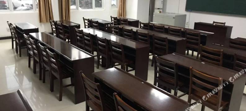 亿宝酒店(武汉工程大学流芳校区店)图片